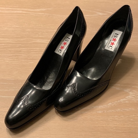 Isaac Mizrahi Black wing tip style leather heels NWOB Size 7.5B fun heels - Picture 3 of 7
